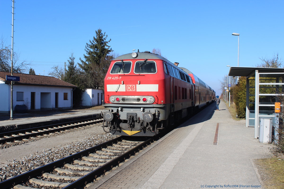 Baureihe 218 425-7 damals Beheimatet im BW Kempten hier auf dem Weg um Augsburger Hauptbahnhof

Aufnahmeort: Inningen
Datum: 14. Februar 2017